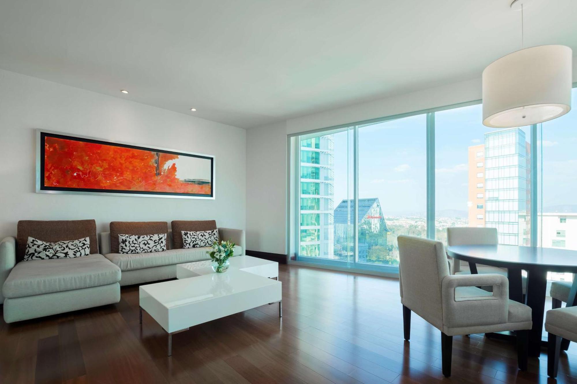 เอนเอ็ช คอลเลคชัน กวาดาลาฆารา โปรวิเดนเซีย Hotel กัวดาลาฮารา ภายนอก รูปภาพ