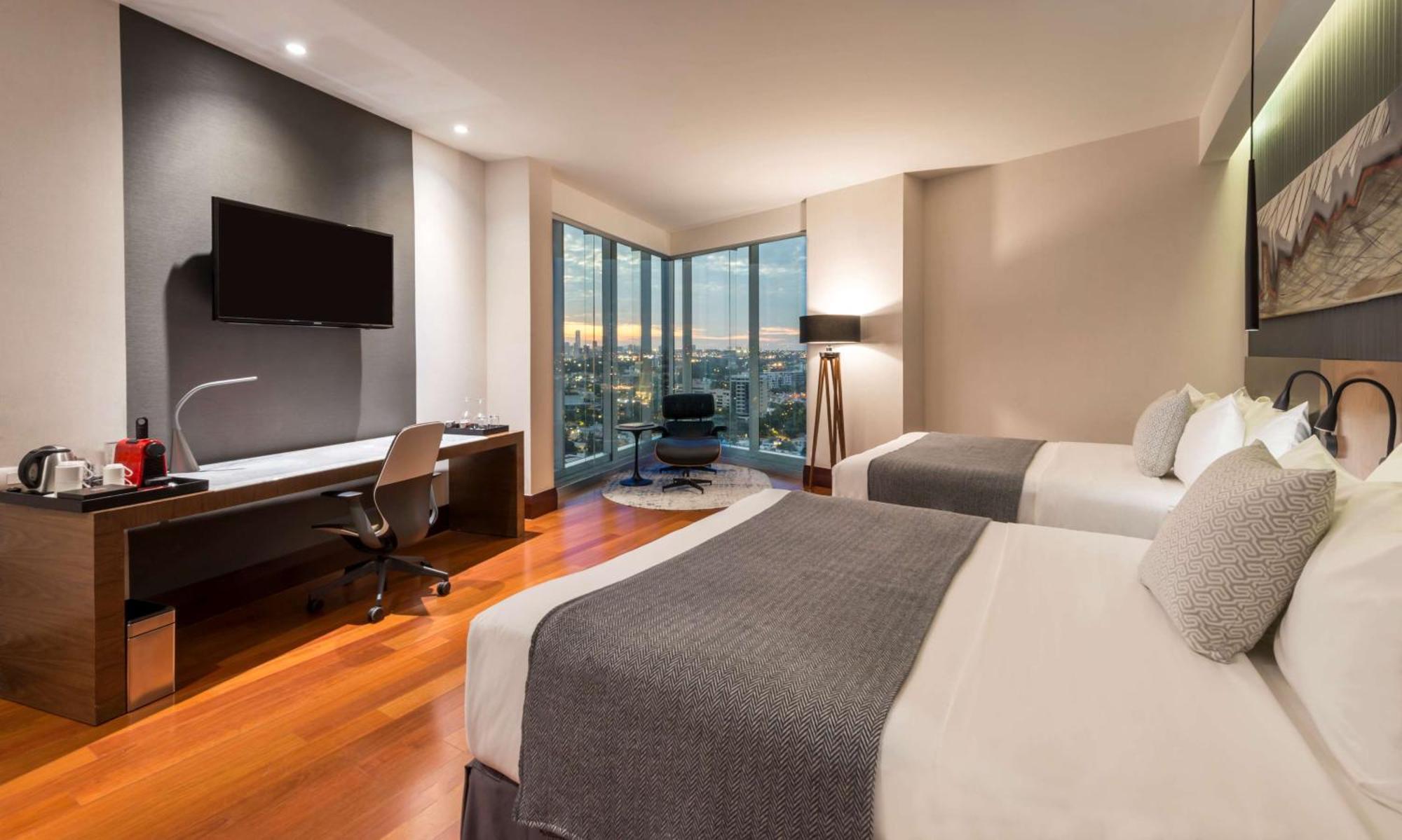 เอนเอ็ช คอลเลคชัน กวาดาลาฆารา โปรวิเดนเซีย Hotel กัวดาลาฮารา ภายนอก รูปภาพ