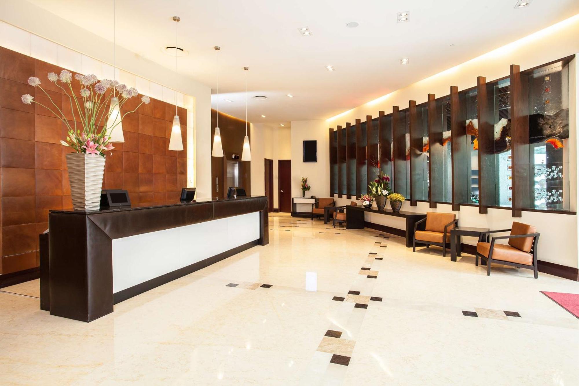 เอนเอ็ช คอลเลคชัน กวาดาลาฆารา โปรวิเดนเซีย Hotel กัวดาลาฮารา ภายนอก รูปภาพ